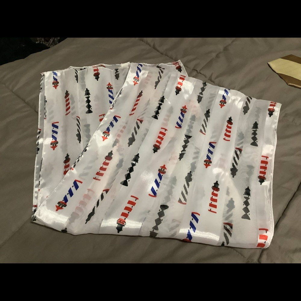 Lighthouse scarf